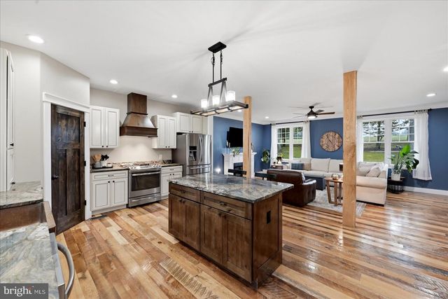 2251 HUNTING RIDGE RD, Winchester, VA 22603