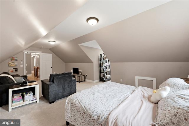 2251 HUNTING RIDGE RD, Winchester, VA 22603