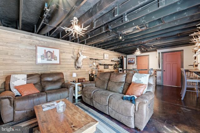 2251 HUNTING RIDGE RD, Winchester, VA 22603
