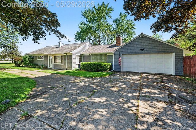 21021 Wendell Street, Clinton Charter Township, MI 48036