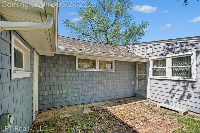 21021 Wendell Street, Clinton Charter Township, MI 48036