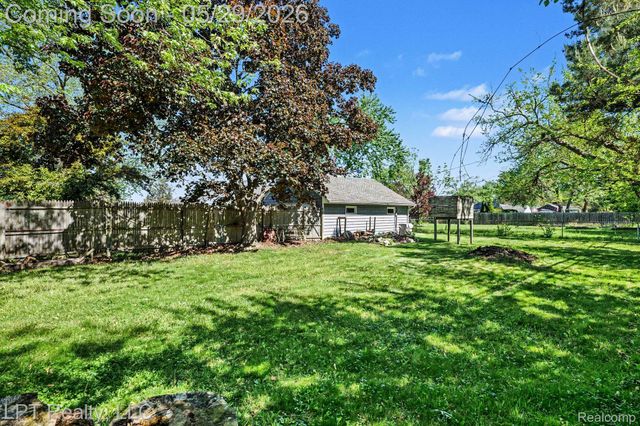 21021 Wendell Street, Clinton Charter Township, MI 48036