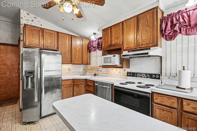 21021 Wendell Street, Clinton Charter Township, MI 48036
