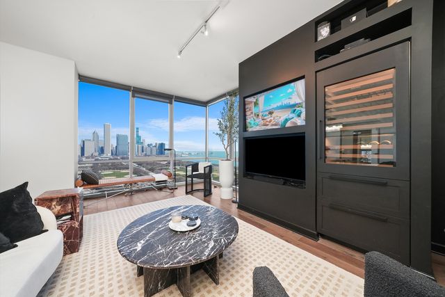 1201 S Prairie Avenue 2403, Chicago, IL 60605