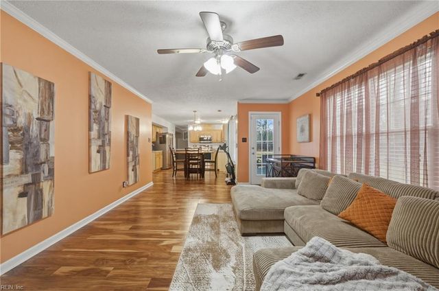 16 Gallaer CT, Hampton, VA 23666