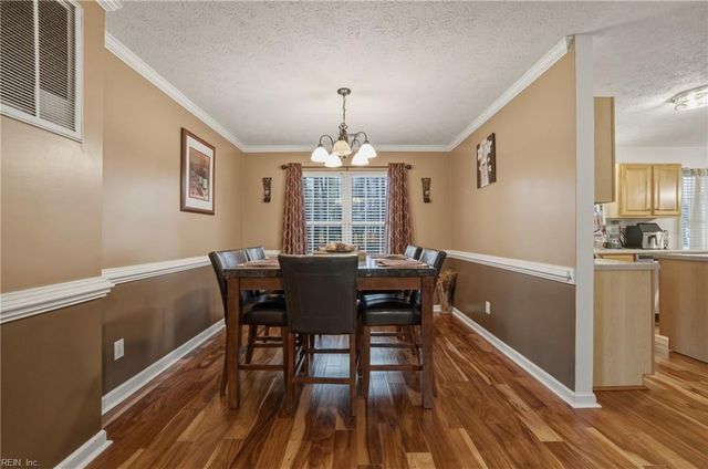 16 Gallaer CT, Hampton, VA 23666