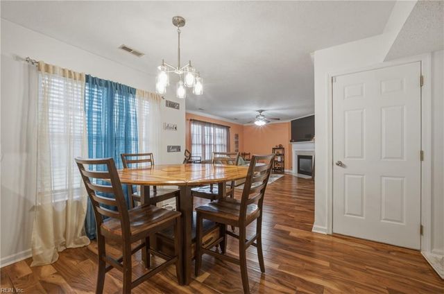 16 Gallaer CT, Hampton, VA 23666