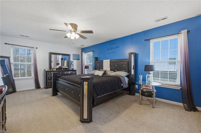 16 Gallaer CT, Hampton, VA 23666