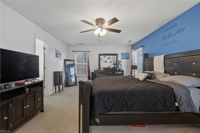 16 Gallaer CT, Hampton, VA 23666