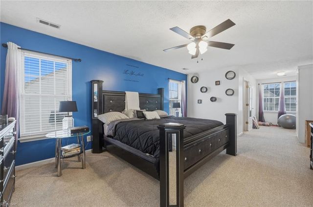 16 Gallaer CT, Hampton, VA 23666