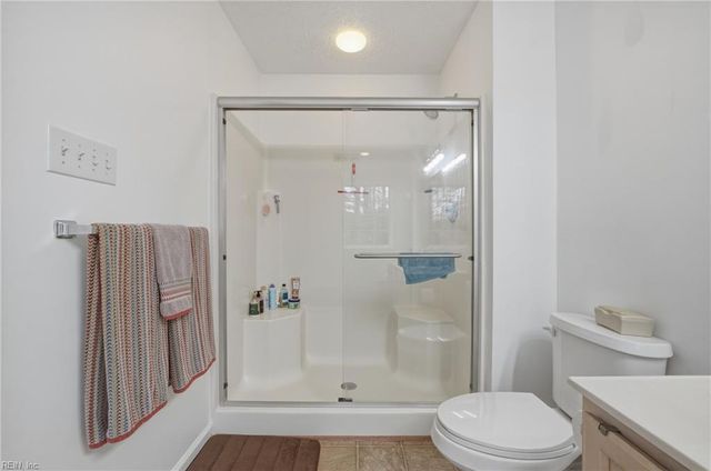 16 Gallaer CT, Hampton, VA 23666