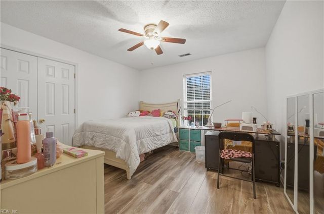 16 Gallaer CT, Hampton, VA 23666