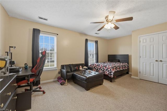 16 Gallaer CT, Hampton, VA 23666