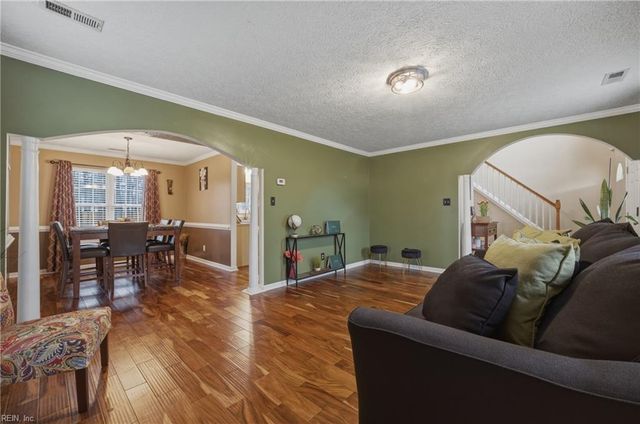 16 Gallaer CT, Hampton, VA 23666