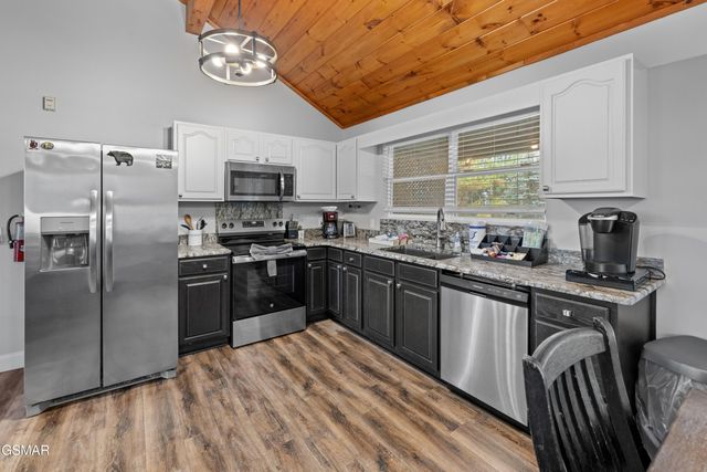 550 Sassafras Trail, Pigeon Forge, TN 37876