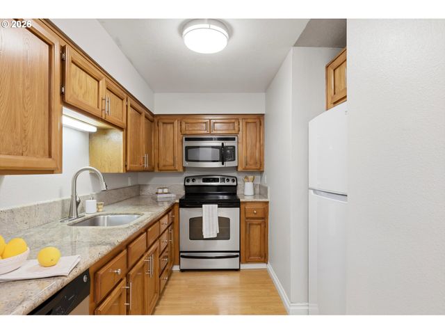 8720 Sw TUALATIN Rd 303, Tualatin, OR 97062