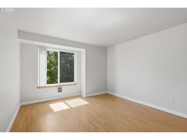 8720 Sw TUALATIN Rd 303, Tualatin, OR 97062