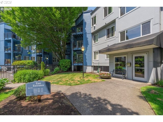 8720 Sw TUALATIN Rd 303, Tualatin, OR 97062