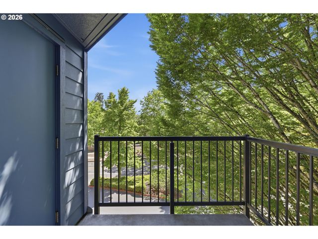 8720 Sw TUALATIN Rd 303, Tualatin, OR 97062