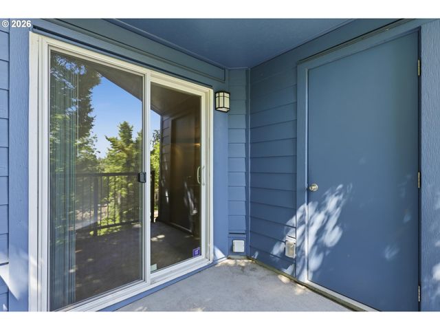 8720 Sw TUALATIN Rd 303, Tualatin, OR 97062