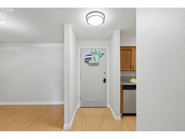 8720 Sw TUALATIN Rd 303, Tualatin, OR 97062