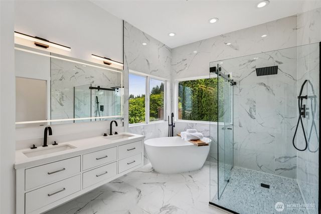 2805 Chambers Bay Drive, Steilacoom, WA 98388
