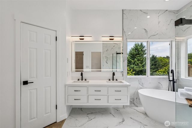 2805 Chambers Bay Drive, Steilacoom, WA 98388