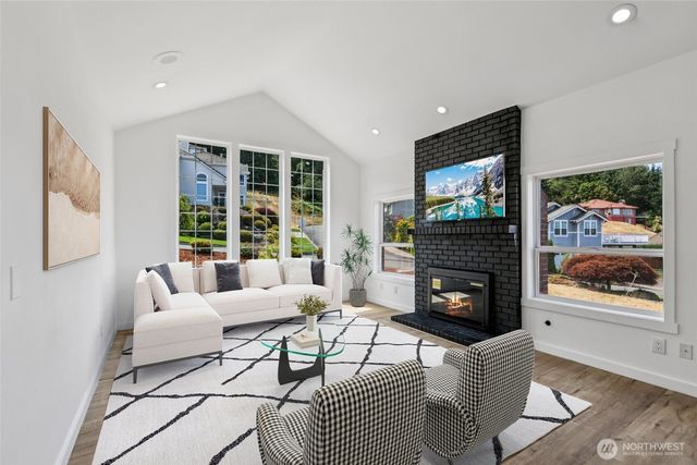 2805 Chambers Bay Drive, Steilacoom, WA 98388