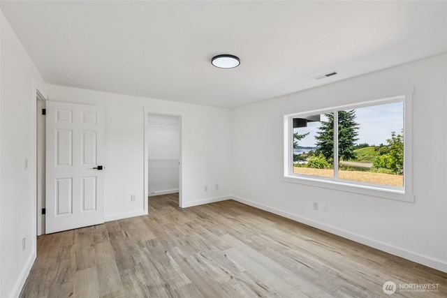 2805 Chambers Bay Drive, Steilacoom, WA 98388