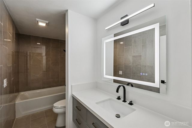2805 Chambers Bay Drive, Steilacoom, WA 98388