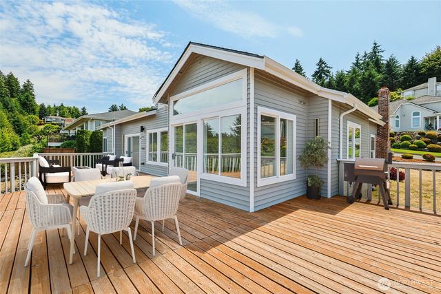 2805 Chambers Bay Drive, Steilacoom, WA 98388