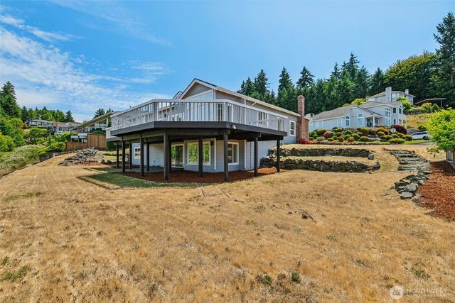 2805 Chambers Bay Drive, Steilacoom, WA 98388