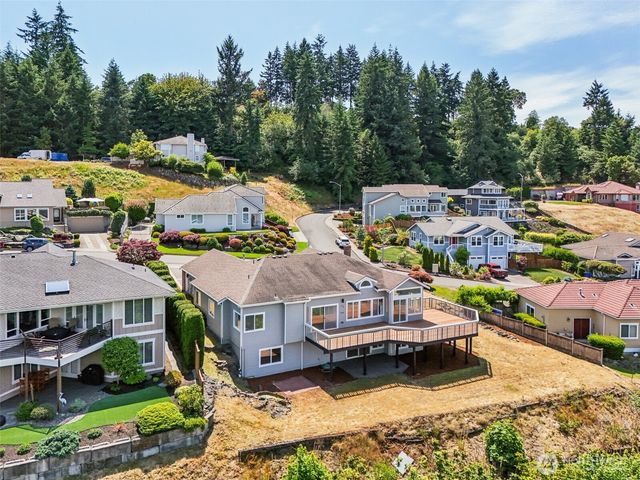 2805 Chambers Bay Drive, Steilacoom, WA 98388