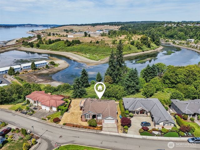 2805 Chambers Bay Drive, Steilacoom, WA 98388