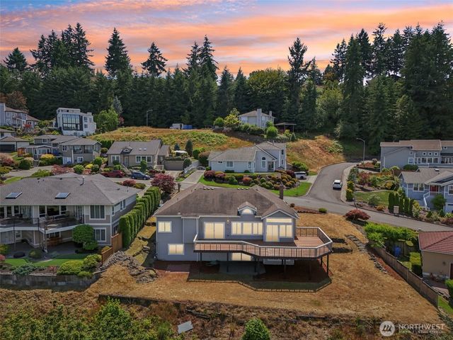 2805 Chambers Bay Drive, Steilacoom, WA 98388
