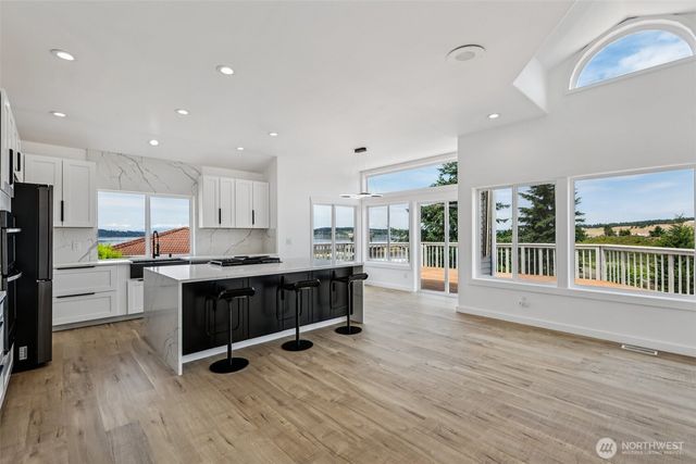 2805 Chambers Bay Drive, Steilacoom, WA 98388