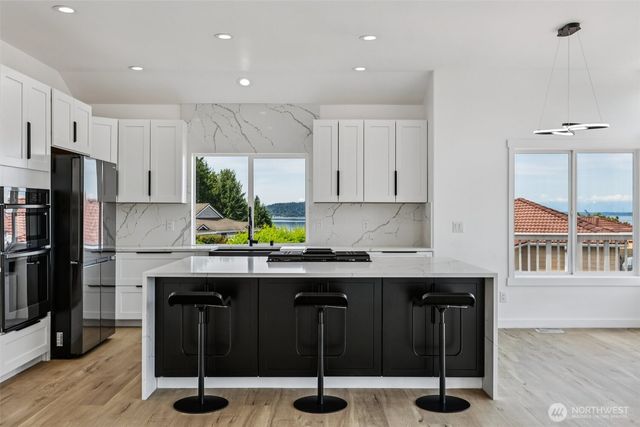 2805 Chambers Bay Drive, Steilacoom, WA 98388