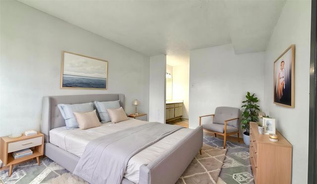 11889 Bobwhite Drive 834, Houston, TX 77035
