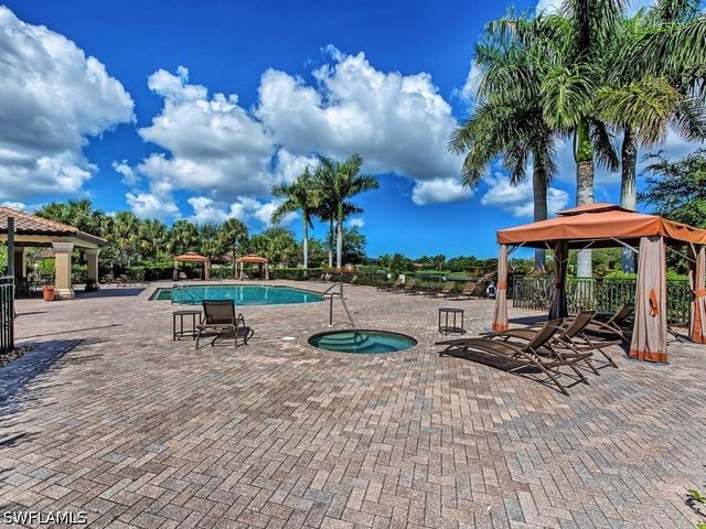 9114 Prima WAY 102, Naples, FL 34113