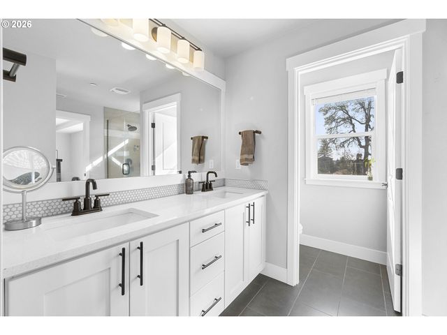 5788 N 86TH Cir, Camas, WA 98607