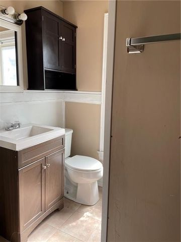 9 Gratz St, Hempfield Twp, PA 15675
