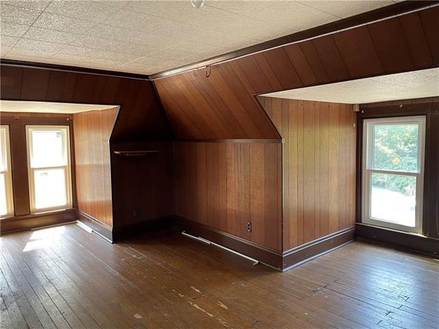 9 Gratz St, Hempfield Twp, PA 15675