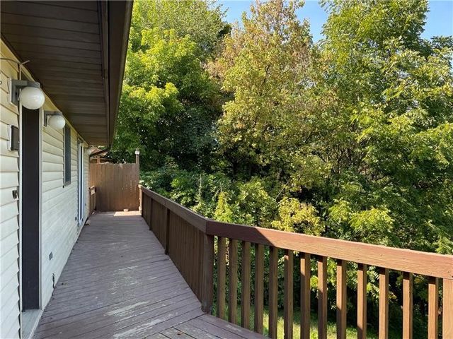 9 Gratz St, Hempfield Twp, PA 15675