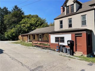 9 Gratz St, Hempfield Twp, PA 15675