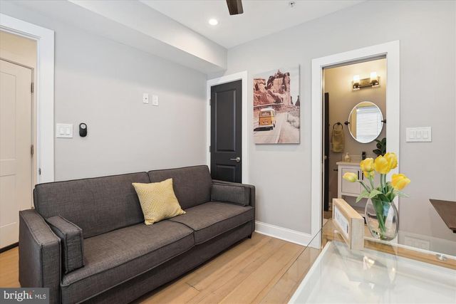200 HAMILTON STREET # 2, Washington, DC 20011