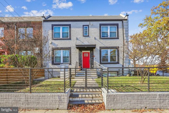 200 HAMILTON STREET # 2, Washington, DC 20011