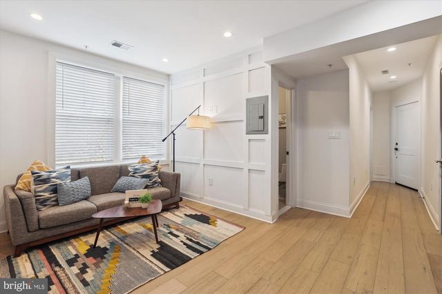 200 HAMILTON STREET # 2, Washington, DC 20011