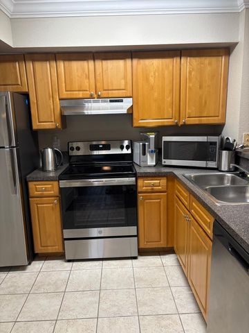 15075 Michelangelo Boulevard 204, Delray Beach, FL 33446