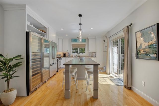 21 Saltwater Cir, Mashpee, MA 02649