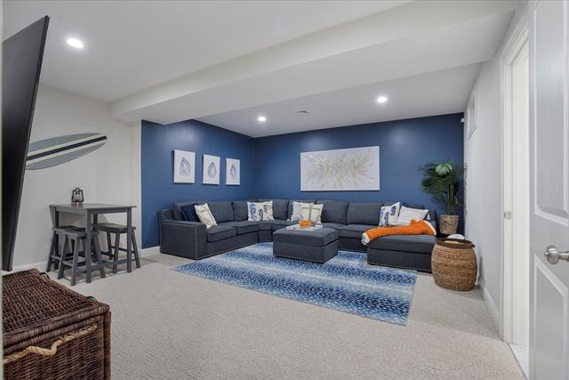 21 Saltwater Cir, Mashpee, MA 02649